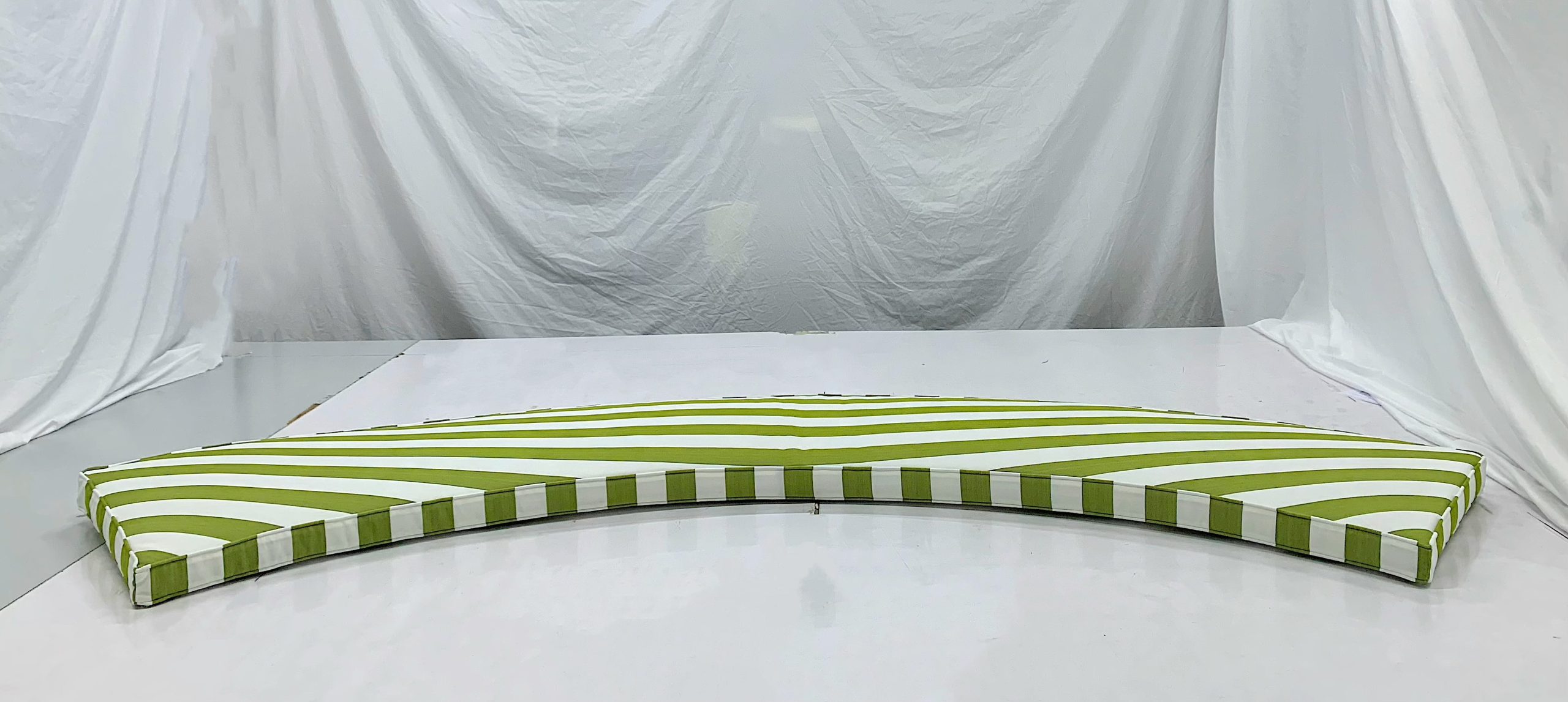 Curved Bench Cushion - Image 4